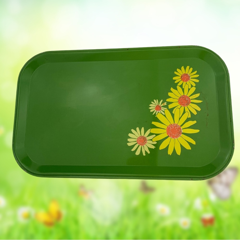 OneTif Han-D Trays Green Metal Serving Trays TV  Yellow Daisies 70’s MOD USA 14”